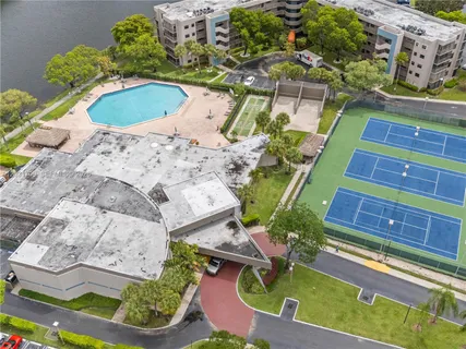 $179,999 | 901 Colony Point Circle, Unit 112, Pembroke Pines, FL 33026