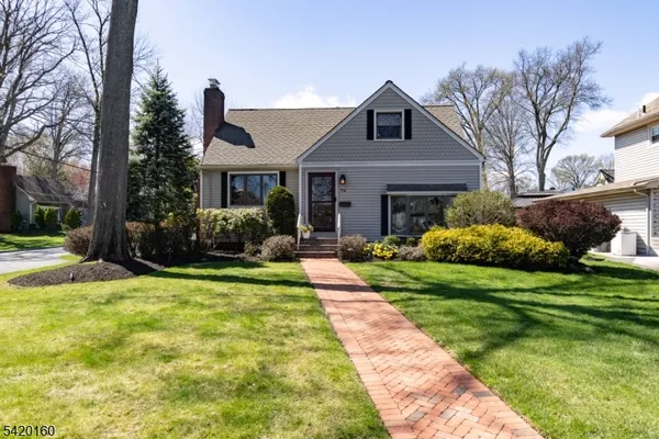 $649,000 | 716 Center Street, Garwood, NJ 07027