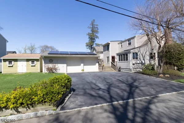 $649,000 | 716 Center Street, Garwood, NJ 07027