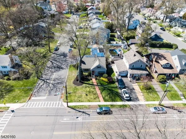 $649,000 | 716 Center Street, Garwood, NJ 07027