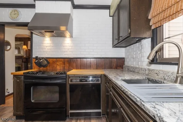 $649,000 | 716 Center Street, Garwood, NJ 07027