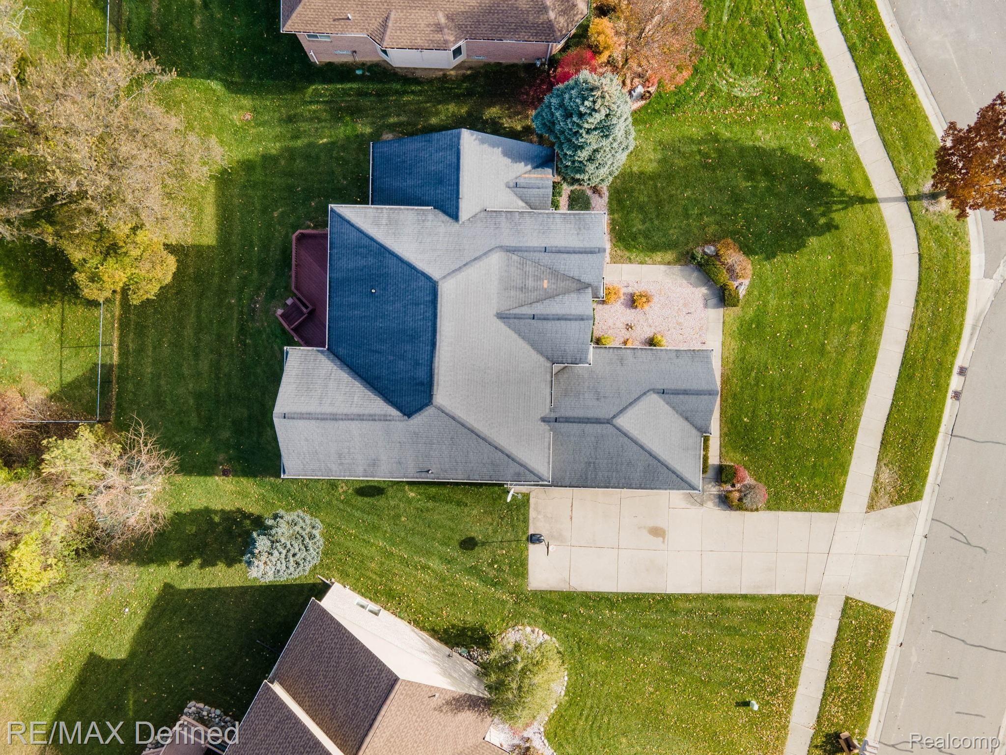 6566 Chatham Circle Rochester, MI 48306 - Photo 48 of 50 48-web-or-mls-6566-Chatham-Cir-48.jpg