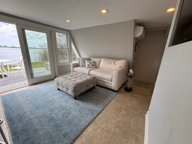 $1,100,000 | 107 Wild Goose Road, South Kingstown, RI 02879