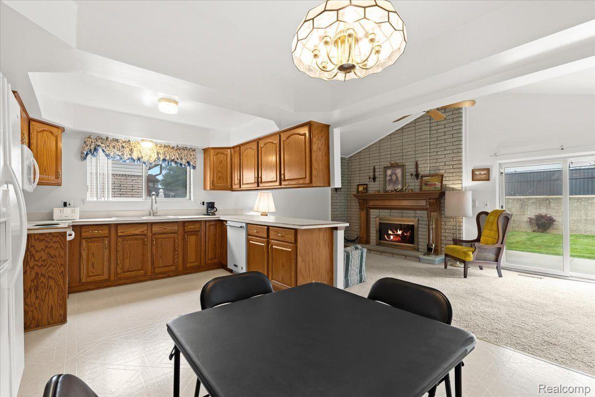 34654 Greentrees Road Sterling Heights, MI 48312 - Photo 10 of 33 Gallery Image 10