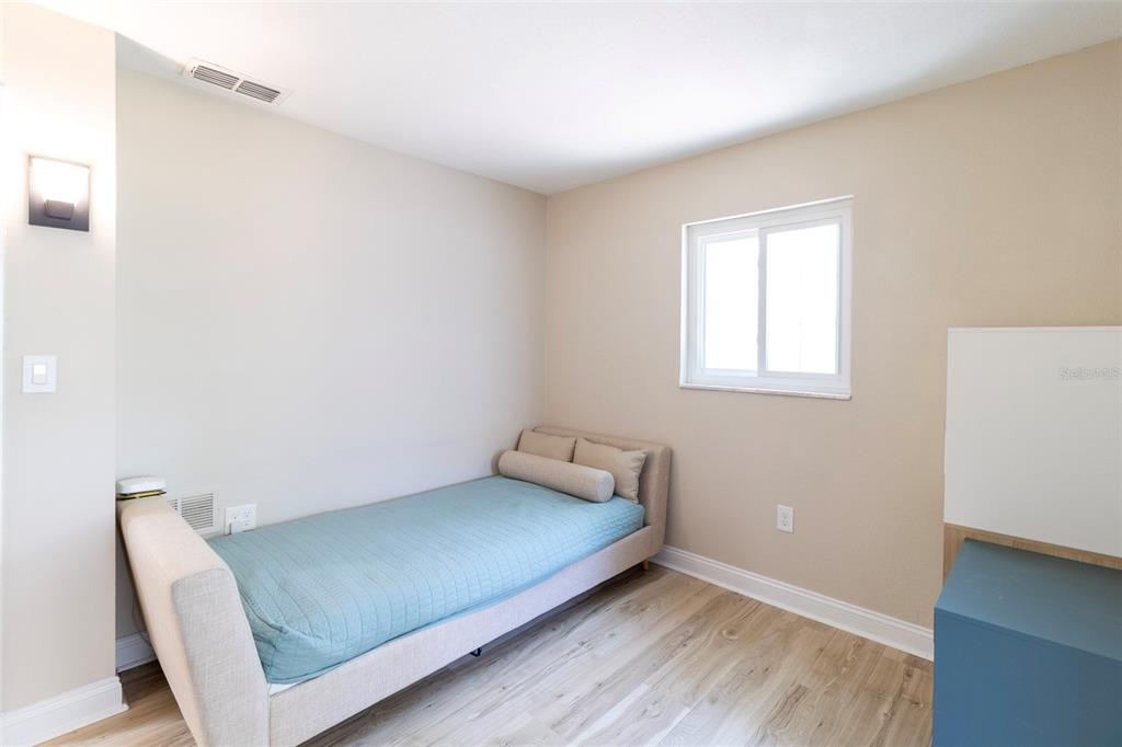 3018 19th Place Southwest Largo, FL 33774 - Photo 19 of 31