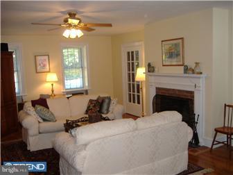 14 Rolling Road Wynnewood, PA 19096 - Photo 3 of 10 Living Room