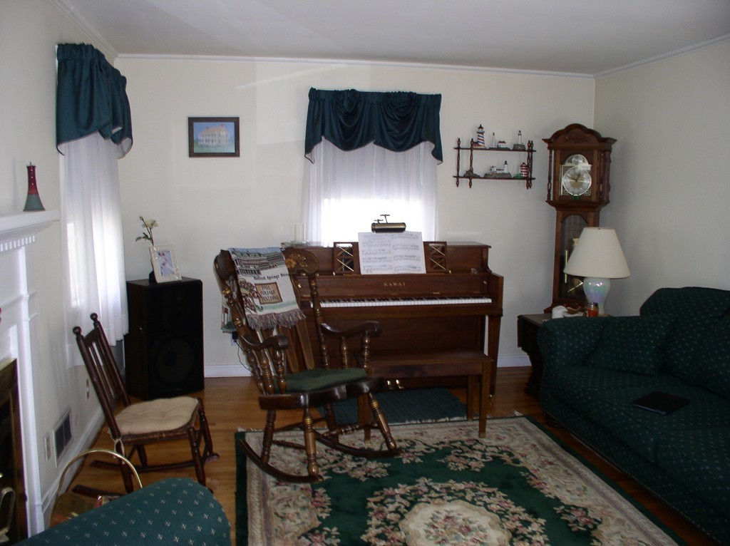 31 Barnesdale Road Natick, MA 01760 - Photo 5 of 19 Gallery Image 5