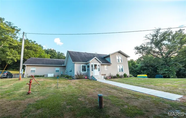 $700,000 | 26287 Radcliff Drive, Richland, MO 65556