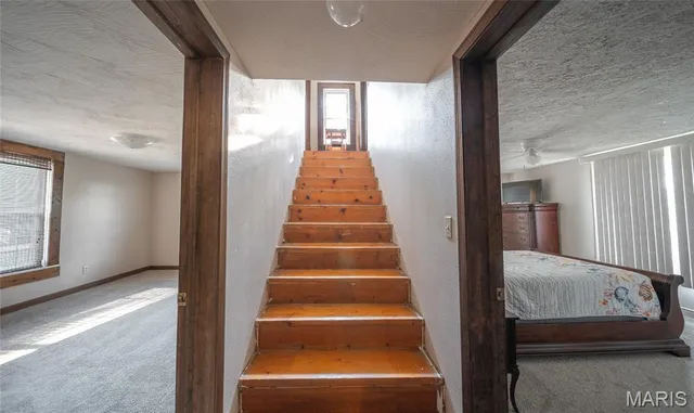 $700,000 | 26287 Radcliff Drive, Richland, MO 65556