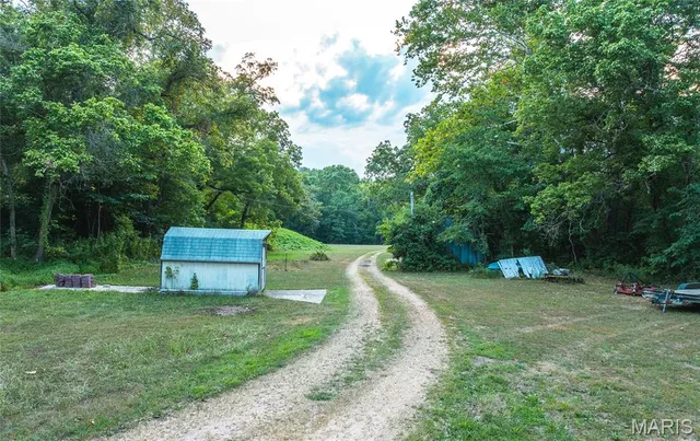 $700,000 | 26287 Radcliff Drive, Richland, MO 65556