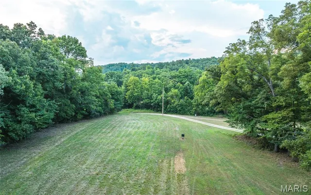 $700,000 | 26287 Radcliff Drive, Richland, MO 65556