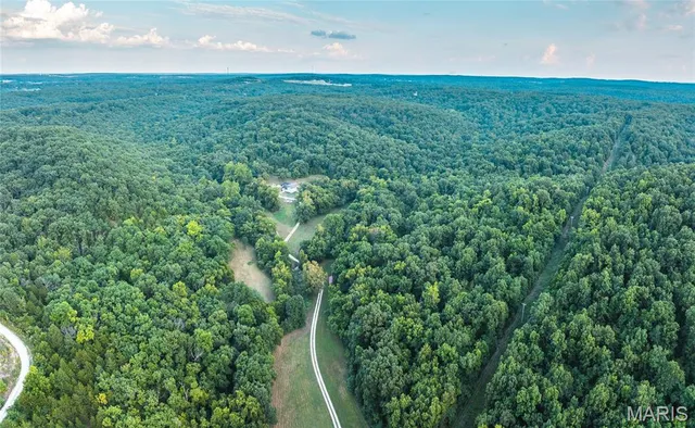 $700,000 | 26287 Radcliff Drive, Richland, MO 65556