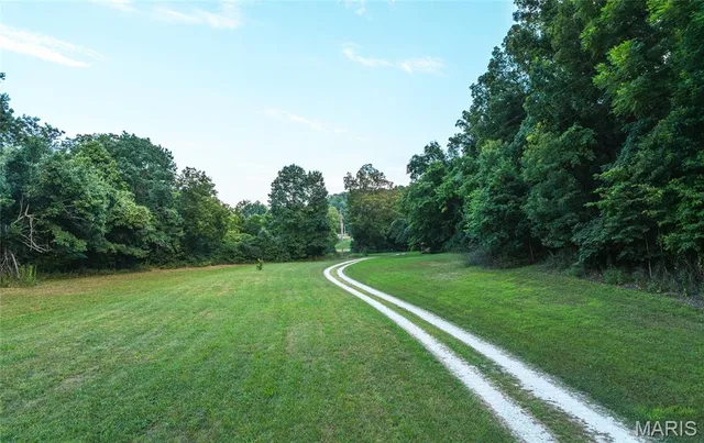 $700,000 | 26287 Radcliff Drive, Richland, MO 65556