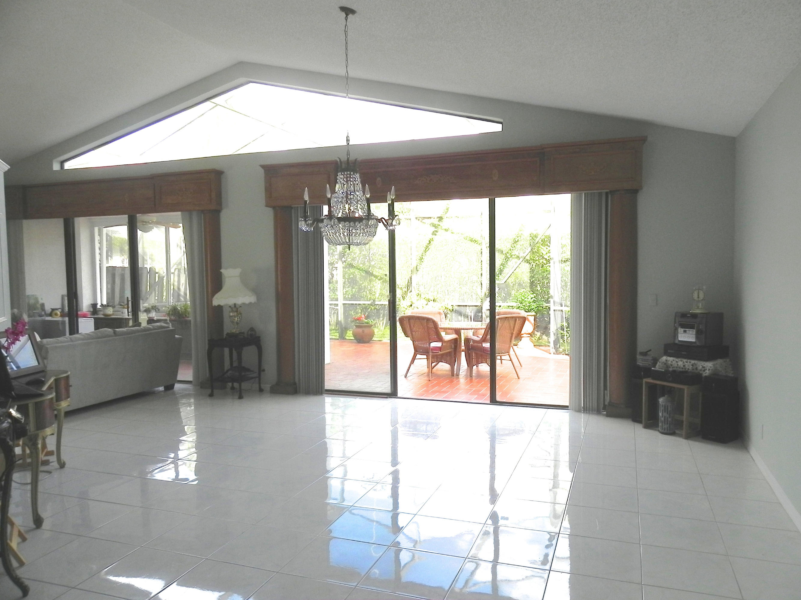 8609 Vía Giula Boca Raton, FL 33496 - Photo 29 of 40 Natural light!