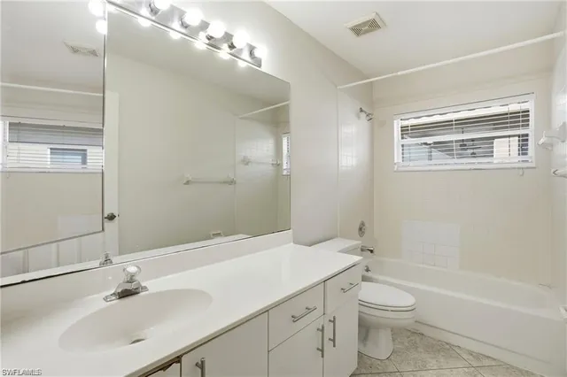 $2,700 | 2268 Piccadilly Court, Naples, FL 34112