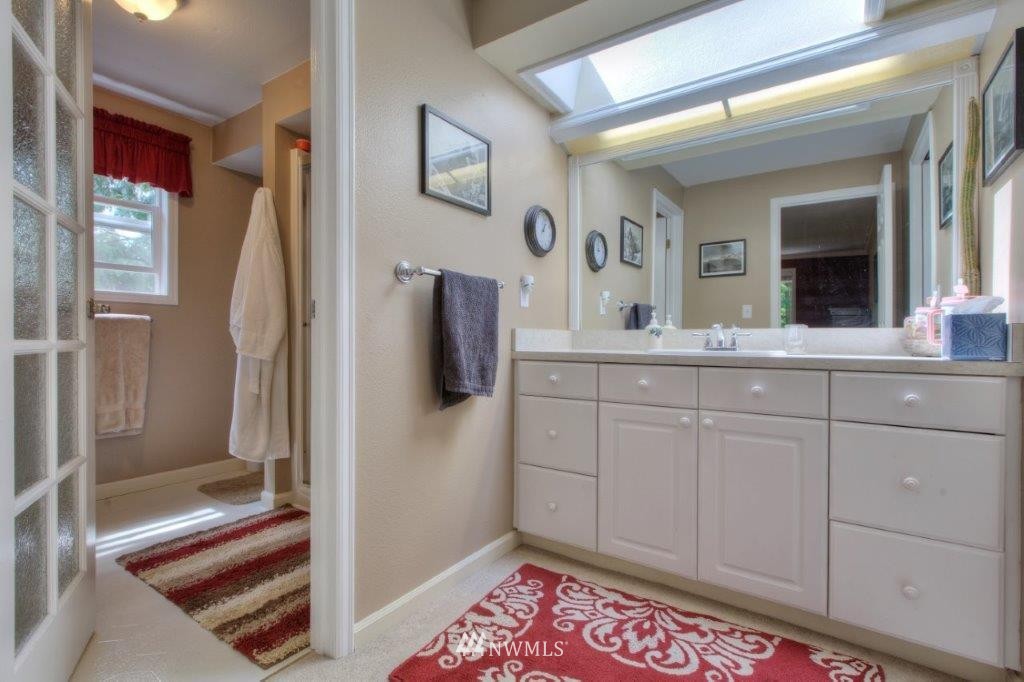 17526 163rd Place Southeast Renton, WA 98058 - Photo 11 of 22