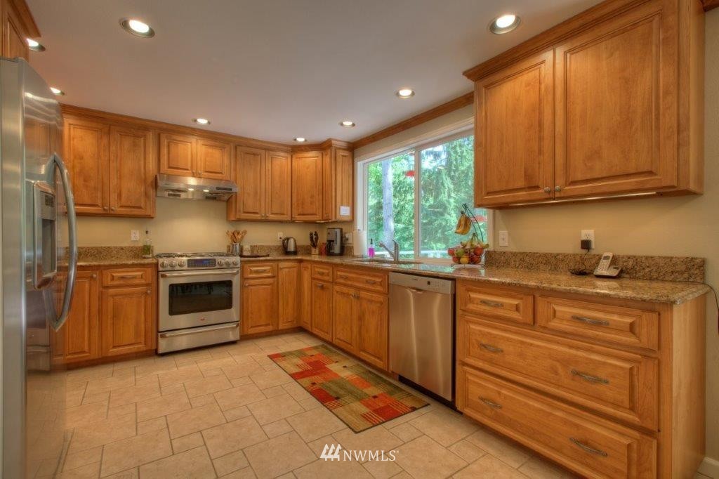 17526 163rd Place Southeast Renton, WA 98058 - Photo 6 of 22