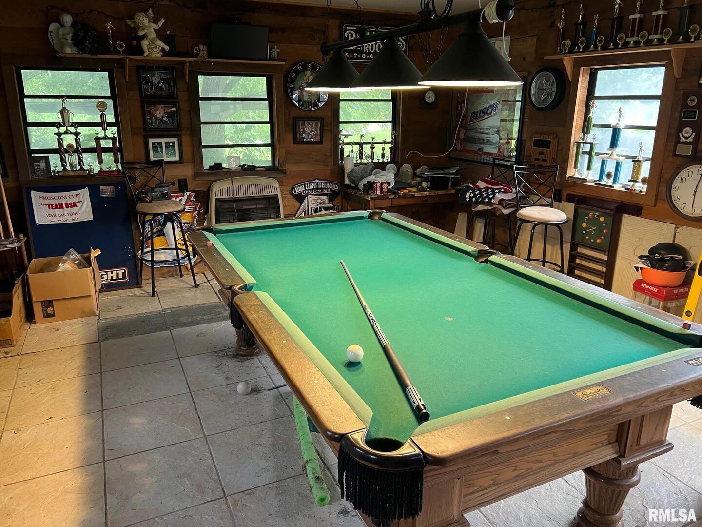 2516 Strawberry Road Metropolis, IL 62960 - Photo 18 of 25 a living room with furniture and a flat screen tv