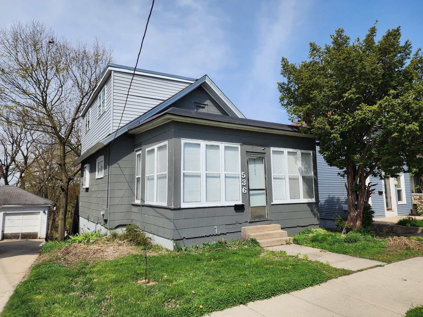 536 Raymond Street Elgin, IL 60120 - Photo 1 of 11 Gallery Image 1