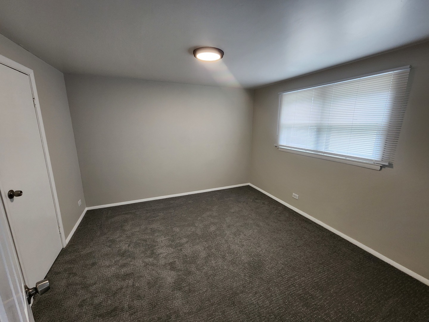 536 Raymond Street Elgin, IL 60120 - Photo 8 of 11 Gallery Image 8