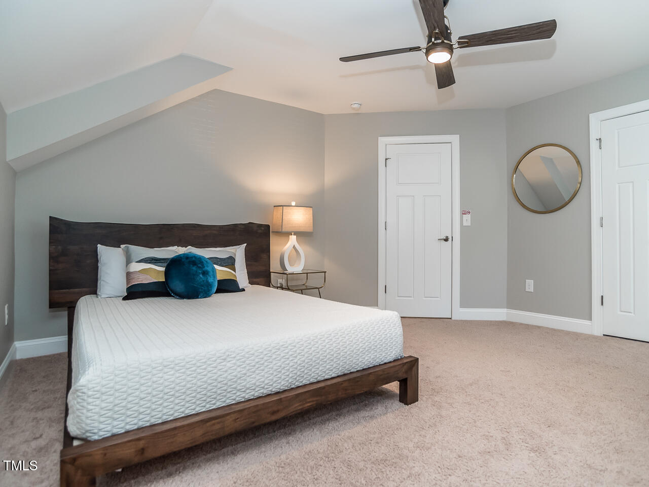 151 Pineland Circle Raleigh, NC 27606 - Photo 15 of 32 Avenue_West_151_Pineland-0660