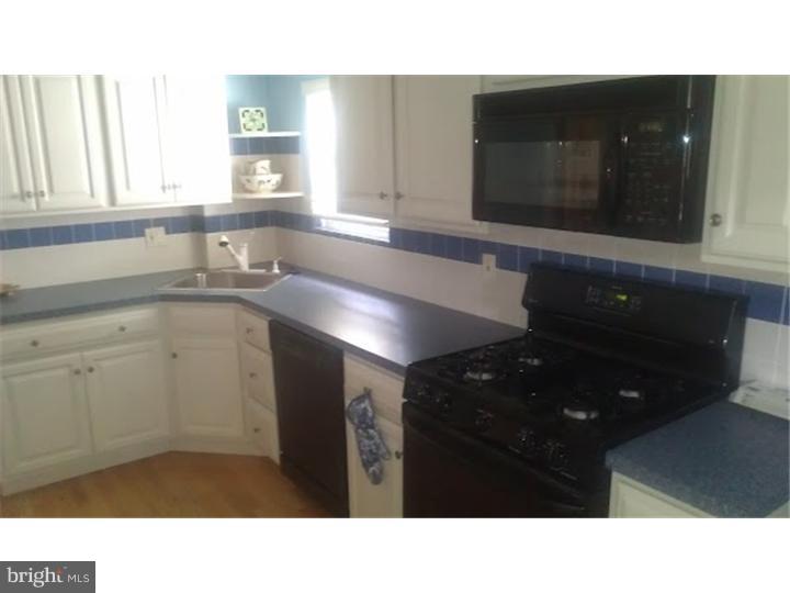 236 Kenmore Road Havertown, PA 19083 - Photo 6 of 12 Kitchen