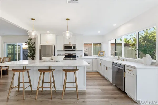 $1,380,000 | 8686 Perseus Road, San Diego, CA 92126