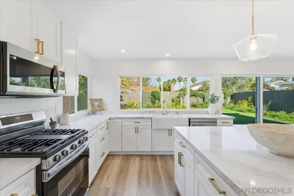 $1,380,000 | 8686 Perseus Road, San Diego, CA 92126