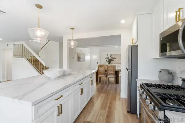 $1,380,000 | 8686 Perseus Road, San Diego, CA 92126