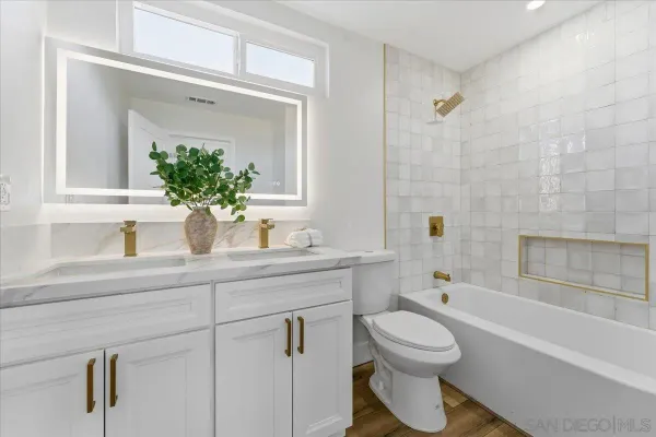 $1,380,000 | 8686 Perseus Road, San Diego, CA 92126