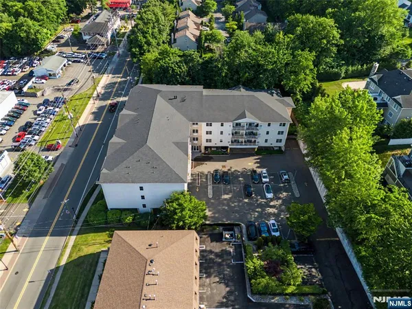 $459,000 | 58 Kinderkamack Road, Unit 22, Emerson, NJ 07630