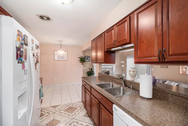 $349,900 | 30882 Leelane Street, Farmington Hills, MI 48336