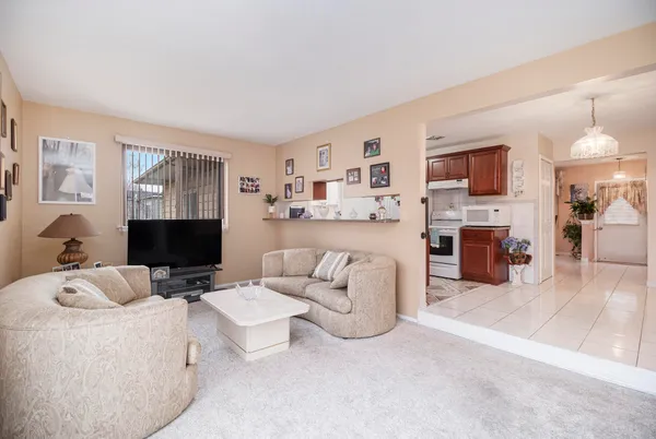 $329,900 | 30882 Leelane Street, Farmington Hills, MI 48336