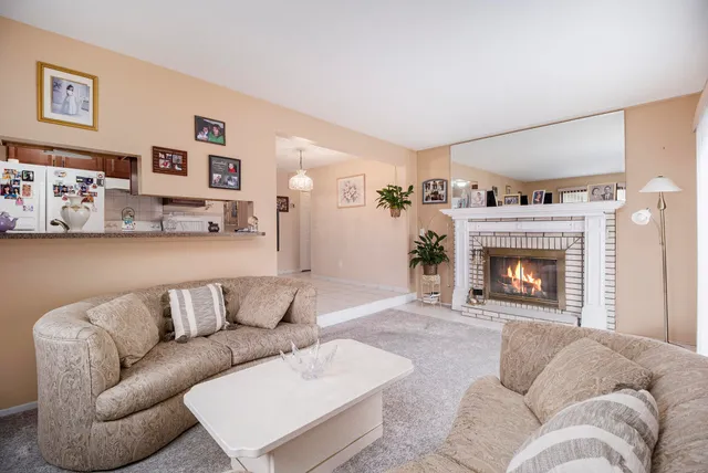 $349,900 | 30882 Leelane Street, Farmington Hills, MI 48336