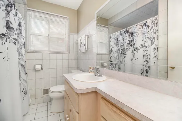 $329,900 | 30882 Leelane Street, Farmington Hills, MI 48336