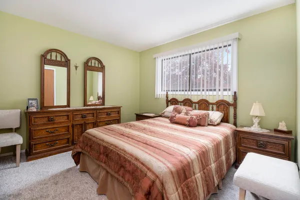 $329,900 | 30882 Leelane Street, Farmington Hills, MI 48336