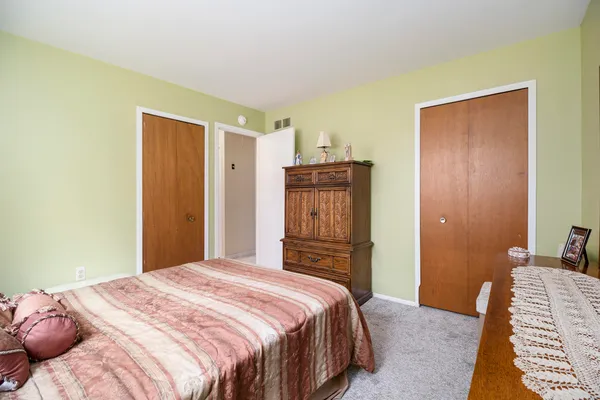 $329,900 | 30882 Leelane Street, Farmington Hills, MI 48336