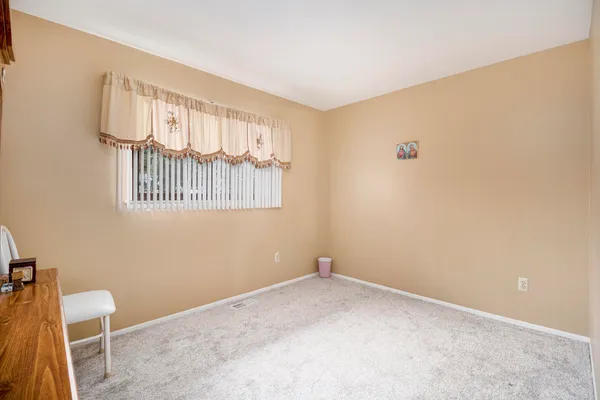 $329,900 | 30882 Leelane Street, Farmington Hills, MI 48336