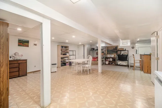 $349,900 | 30882 Leelane Street, Farmington Hills, MI 48336