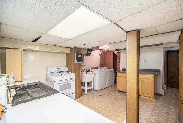 $329,900 | 30882 Leelane Street, Farmington Hills, MI 48336