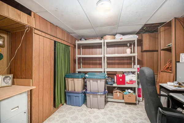 $329,900 | 30882 Leelane Street, Farmington Hills, MI 48336