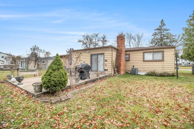 $349,900 | 30882 Leelane Street, Farmington Hills, MI 48336