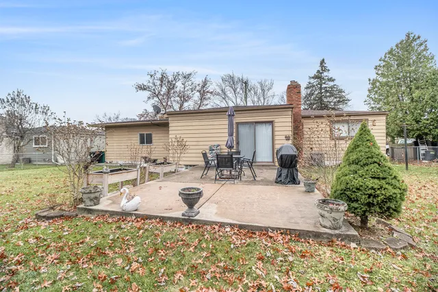 $349,900 | 30882 Leelane Street, Farmington Hills, MI 48336