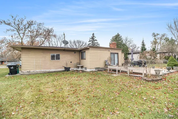 $329,900 | 30882 Leelane Street, Farmington Hills, MI 48336