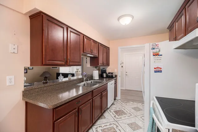 $349,900 | 30882 Leelane Street, Farmington Hills, MI 48336