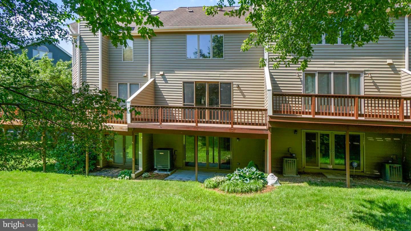 5263 Columbia Road, Unit 492 Columbia, MD 21044 - Photo 5 of 47 Backyard view