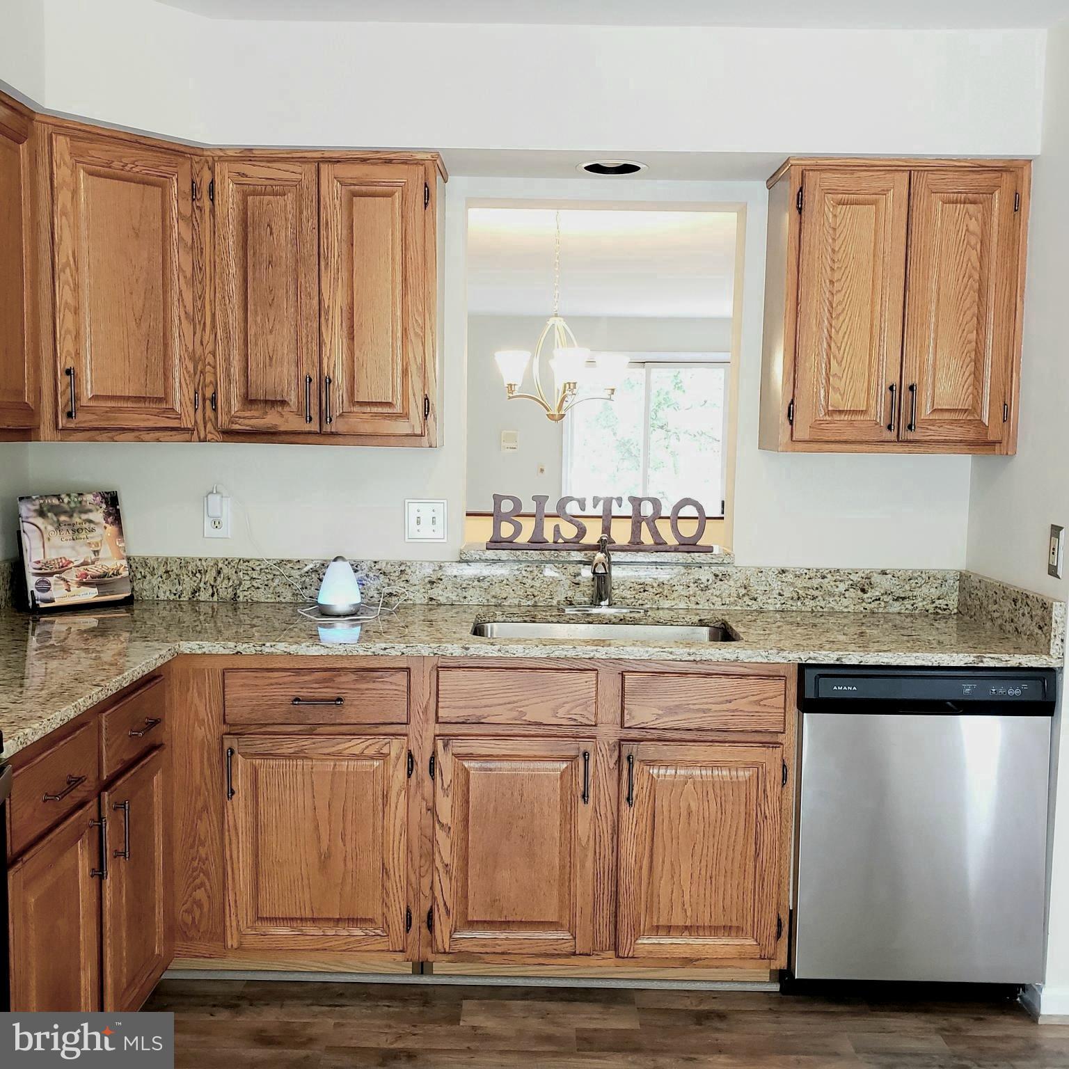 5263 Columbia Road, Unit 492 Columbia, MD 21044 - Photo 9 of 47 large kitchen enough for table and 6 chairs.