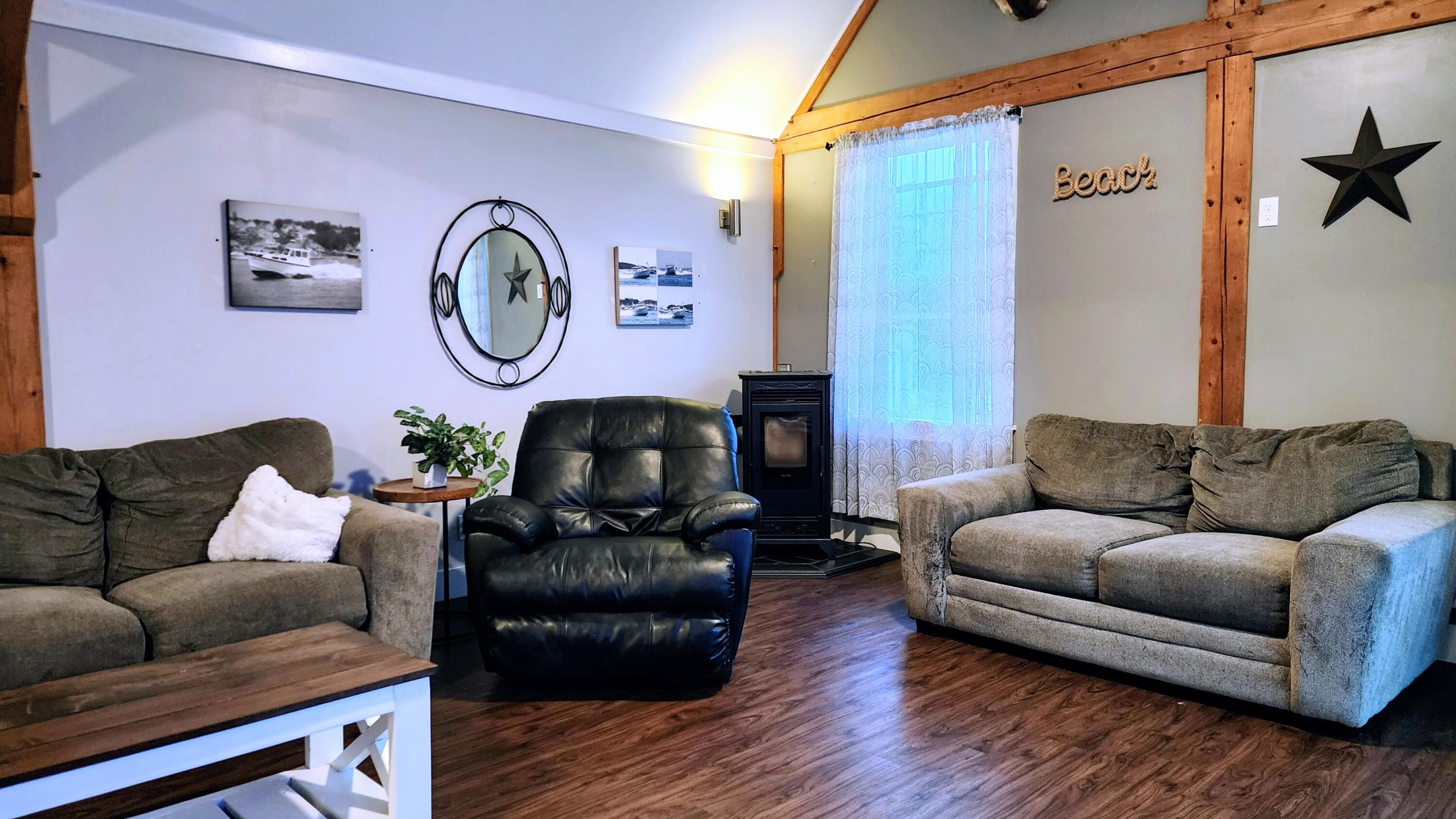 663 Reach Road Deer Isle, ME 04627 - Photo 21 of 48 Living Room