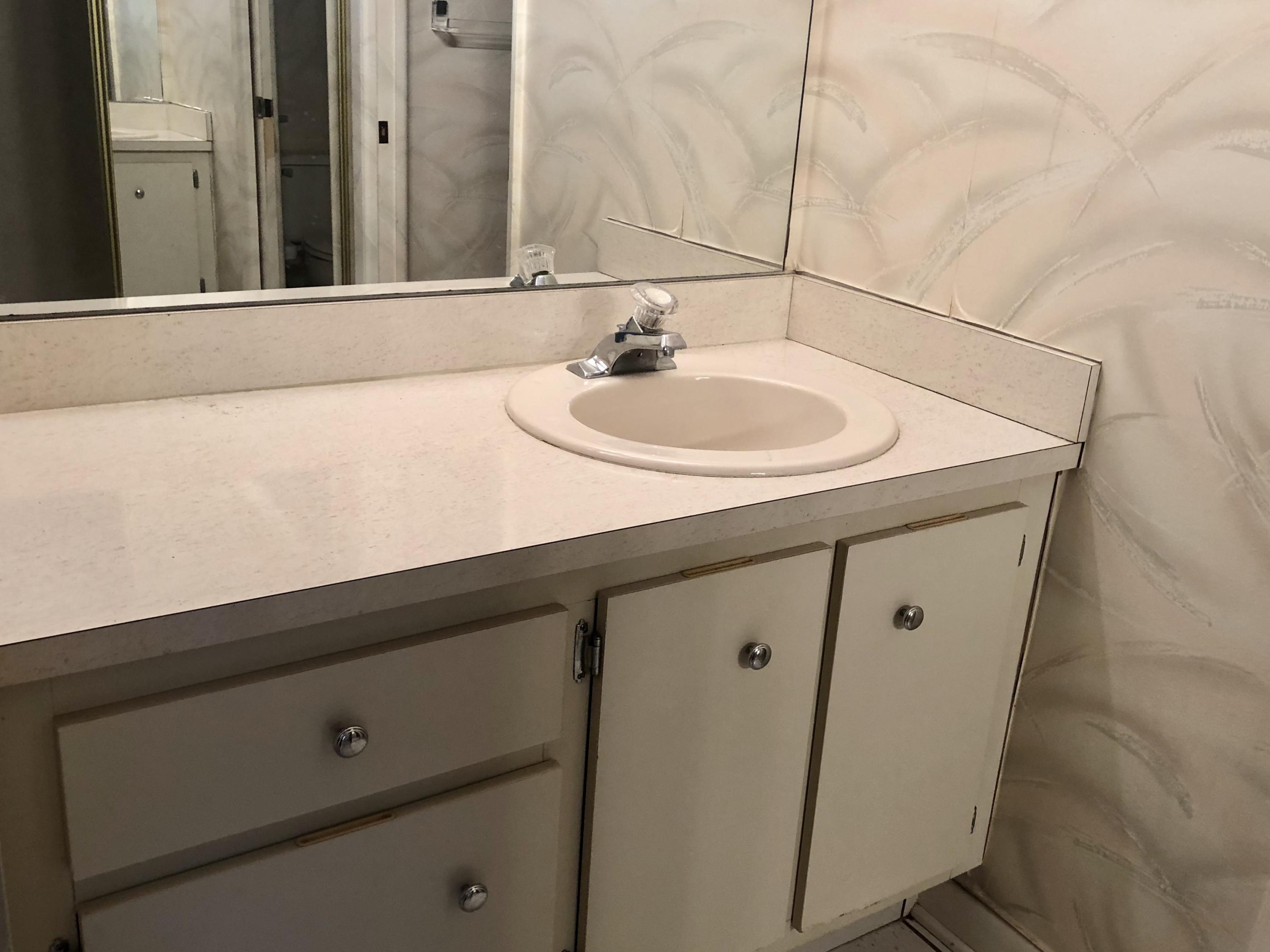 9071 Fairbanks Lane, Unit 8 Boca Raton, FL 33496 - Photo 15 of 16 Master Bath