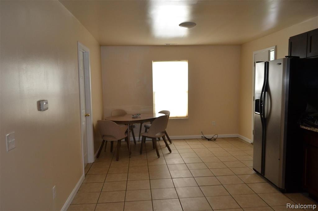 3323 East Pierson Road Flint, MI 48506 - Photo 4 of 16
